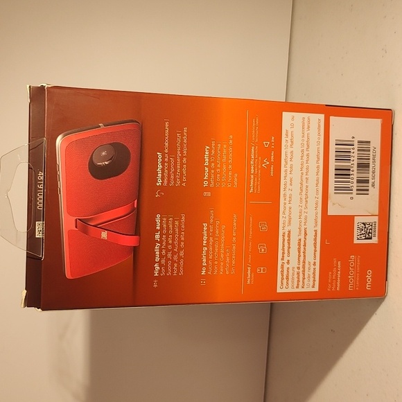 JBL SoundBoost 2 Portable Speaker - Red - Picture 2 of 4